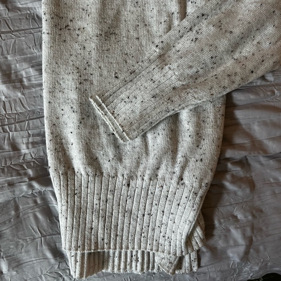 Light Sweater - Picture 3 of 4